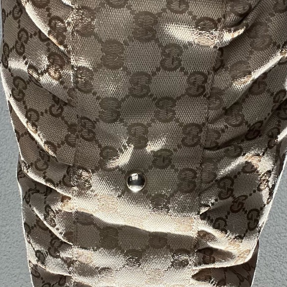 Authentic Gucci - Picture 5 of 12